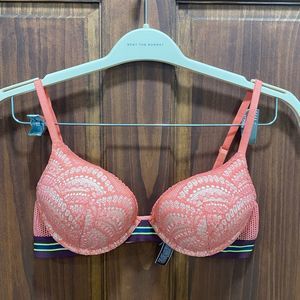 Victoria's Secret  coral Lace Bombshell Plunge push up bra size 34C